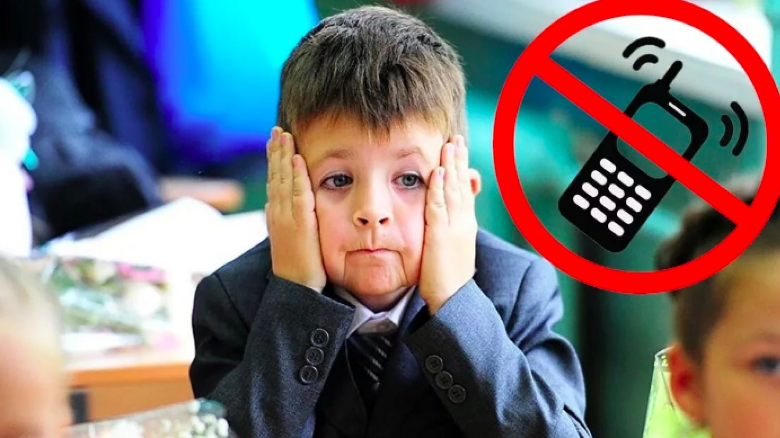 Мобильные телефоны на уроках официально запретили.